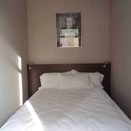 Hotel Carolina Cannes Bagian luar foto