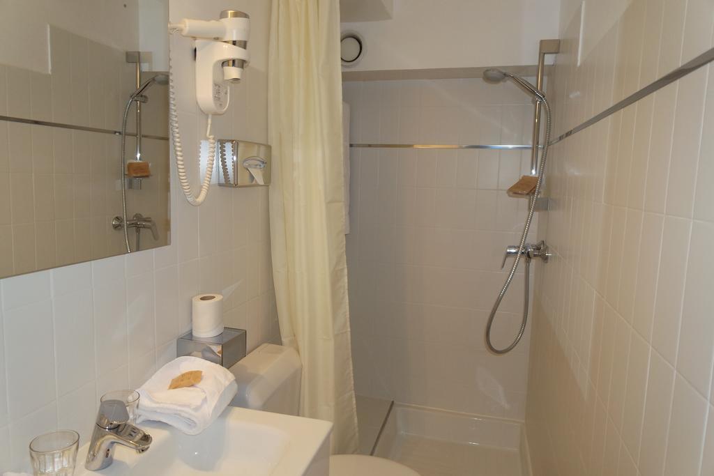 Hotel Carolina Cannes Bagian luar foto