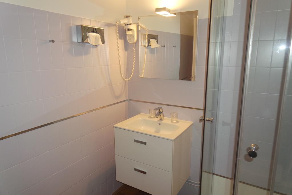 Hotel Carolina Cannes Bagian luar foto