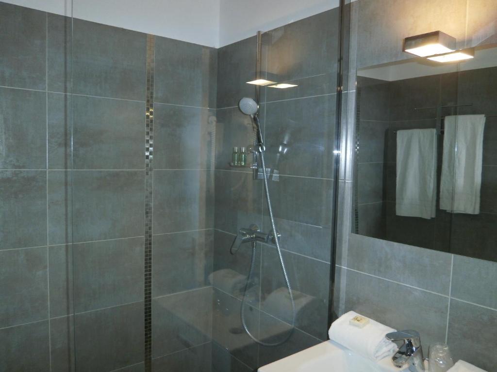 Hotel Carolina Cannes Bagian luar foto