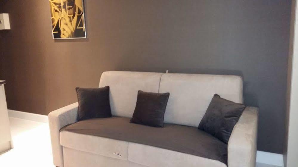 Hotel Carolina Cannes Bagian luar foto