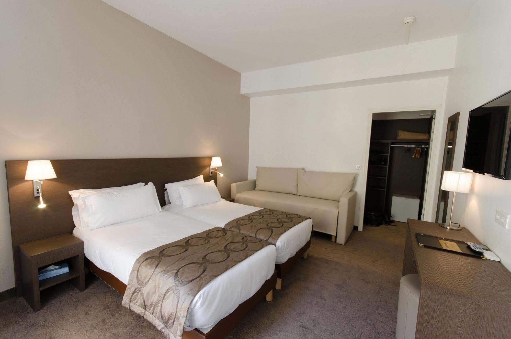 Hotel Carolina Cannes Bagian luar foto