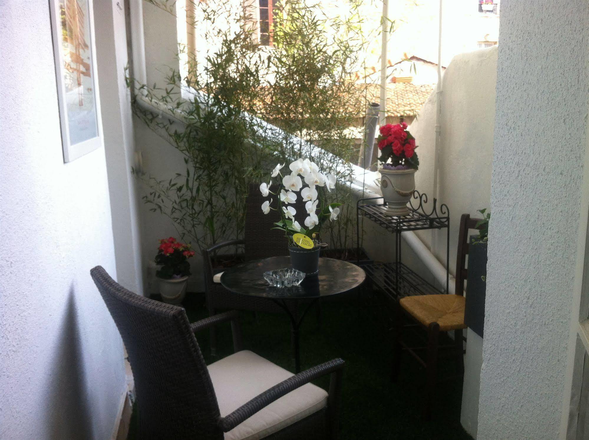 Hotel Carolina Cannes Bagian luar foto