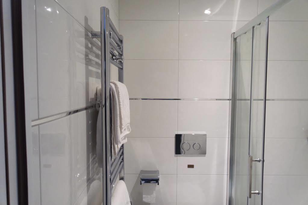 Hotel Carolina Cannes Bagian luar foto